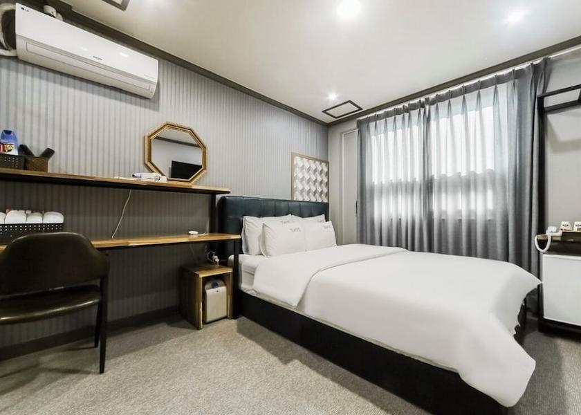 South Gyeongsang Changwon Room