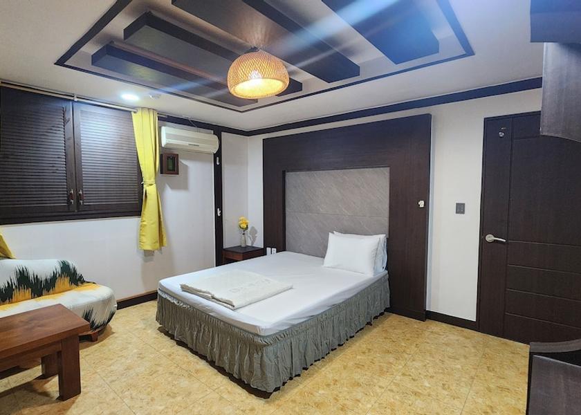 North Gyeongsang Gumi Room