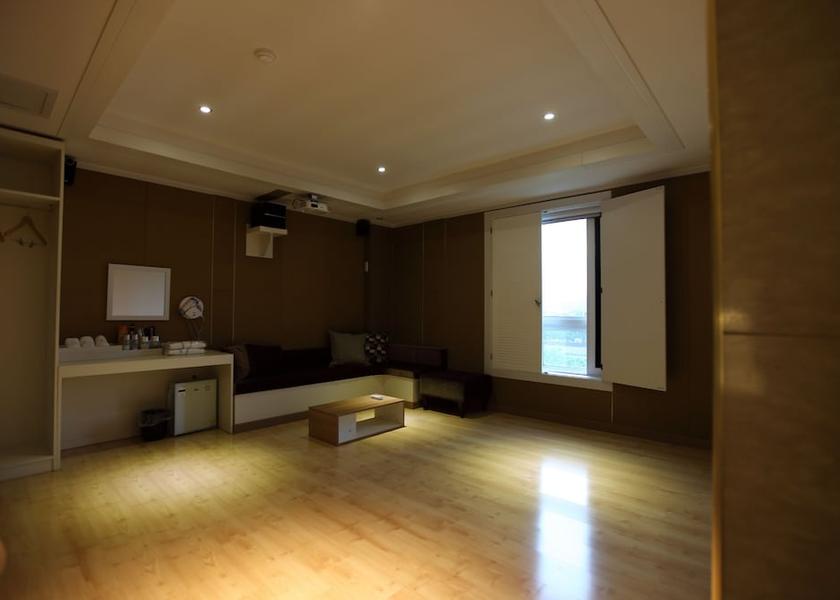 Jeonbuk Namwon Room