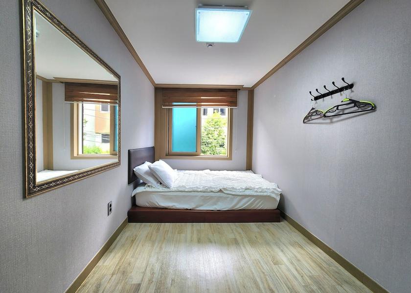 North Gyeongsang Ulleung Room