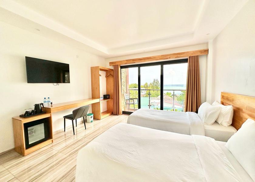 Kaafu Atoll Gulhi Deluxe Room