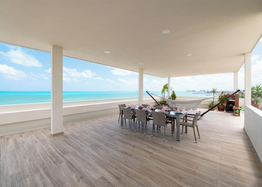 Quintana Roo Cancun Exterior Detail