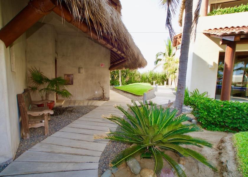 Guerrero Zihuatanejo Exterior Detail