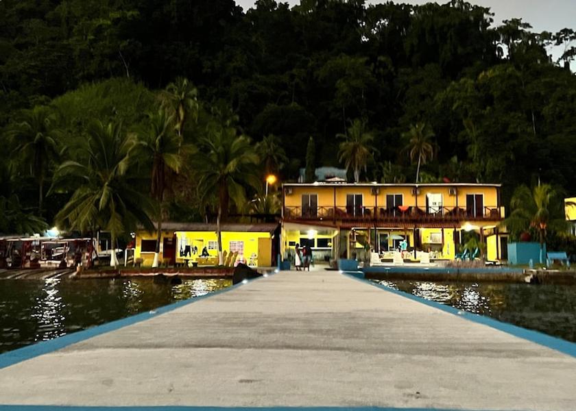 Colon Portobelo Exterior Detail