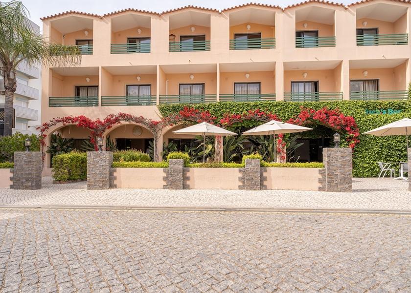 Faro Vila Real Santo Antonio Front of property