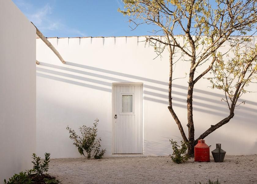 Faro Tavira Exterior Detail