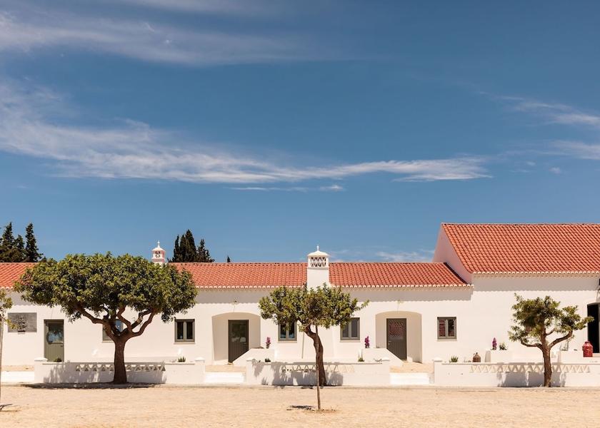 Faro Vila Real Santo Antonio Exterior Detail