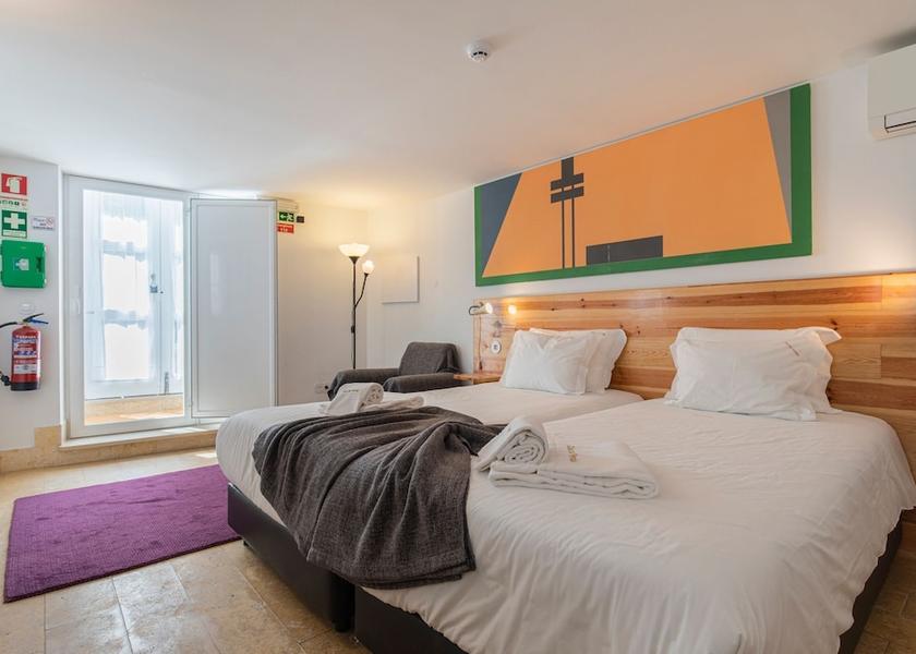  Sintra Room