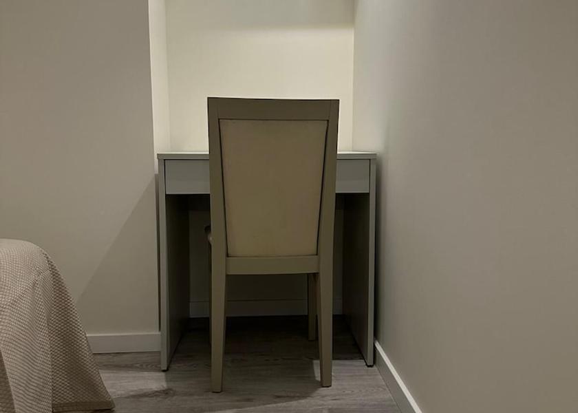 Braga Braga In-Room Business Center
