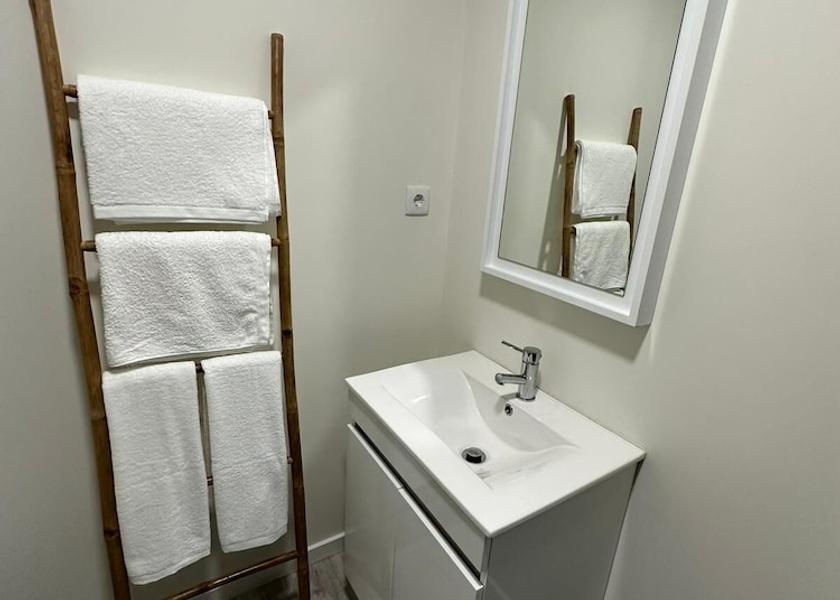 Braga Braga Bathroom