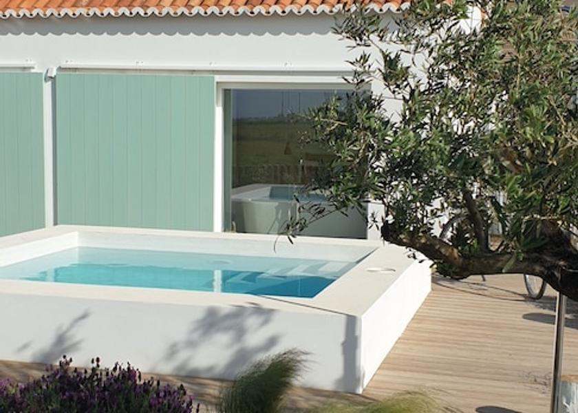 Setúbal Sines Exterior Detail
