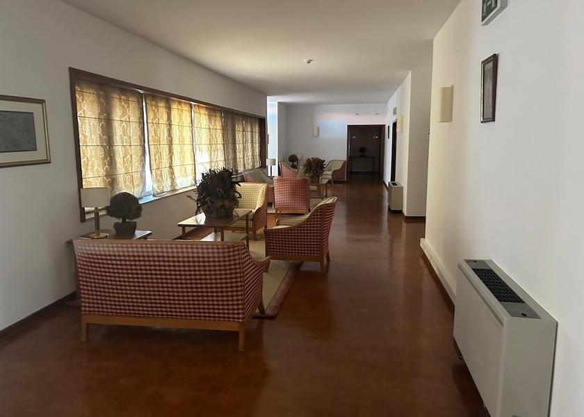 Guarda Almeida Living area