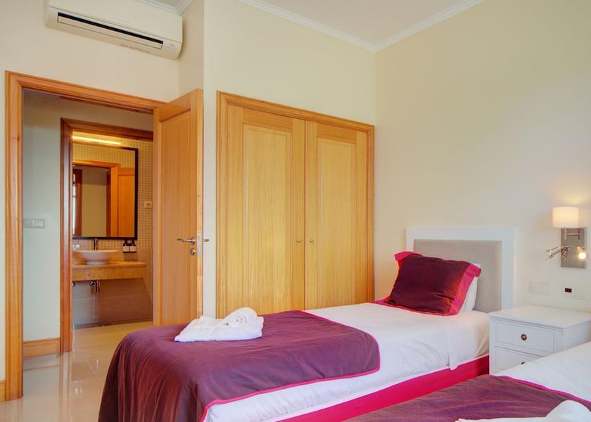 Faro Loulé Room