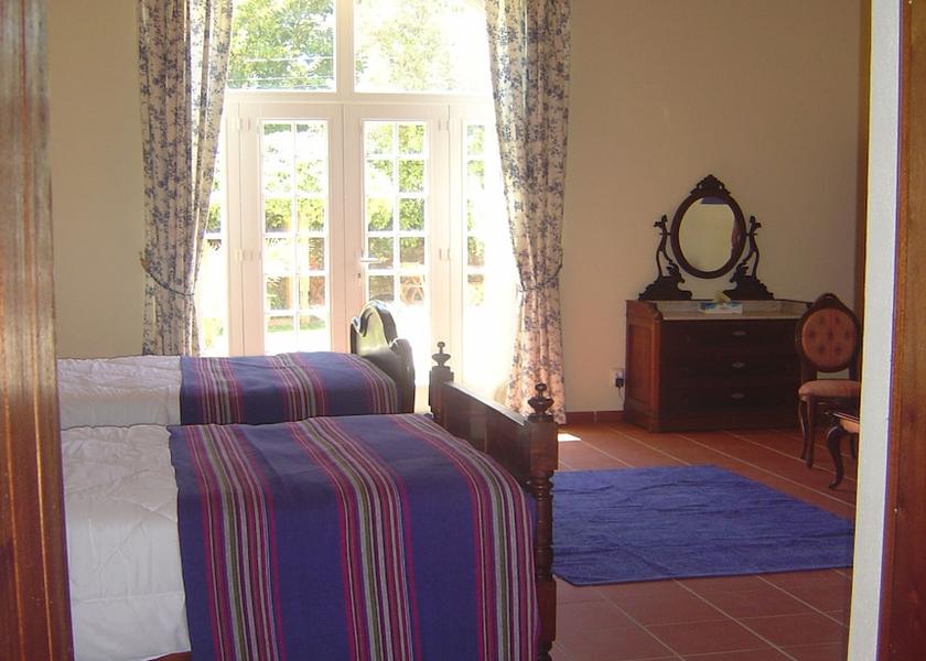  Sintra Room