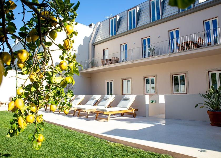 Lisboa Region Almada Exterior Detail