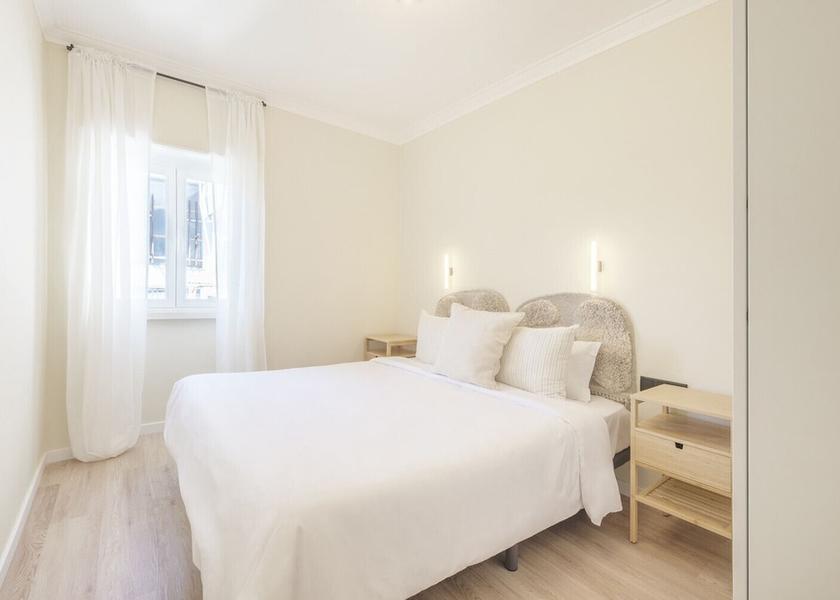  Cascais Room