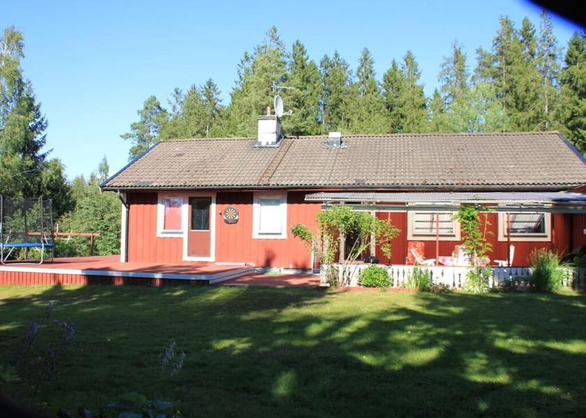 Orebro County Nora Exterior Detail