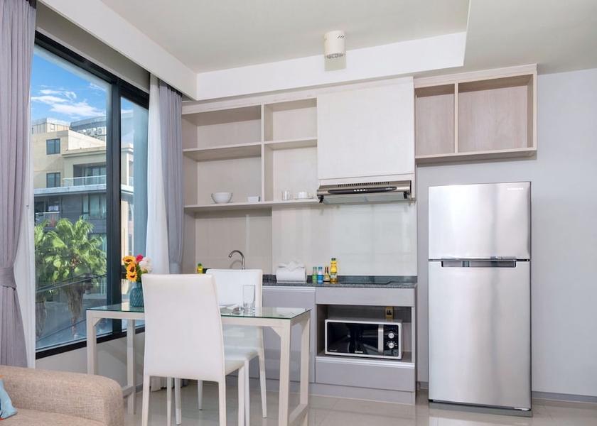 Phuket Choeng Thale Kitchenette