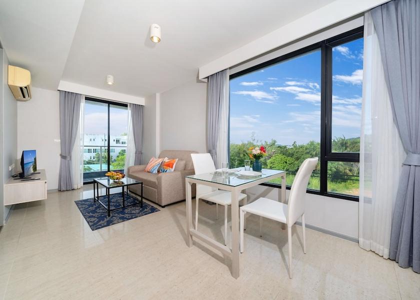 Phuket Choeng Thale Interior Entrance