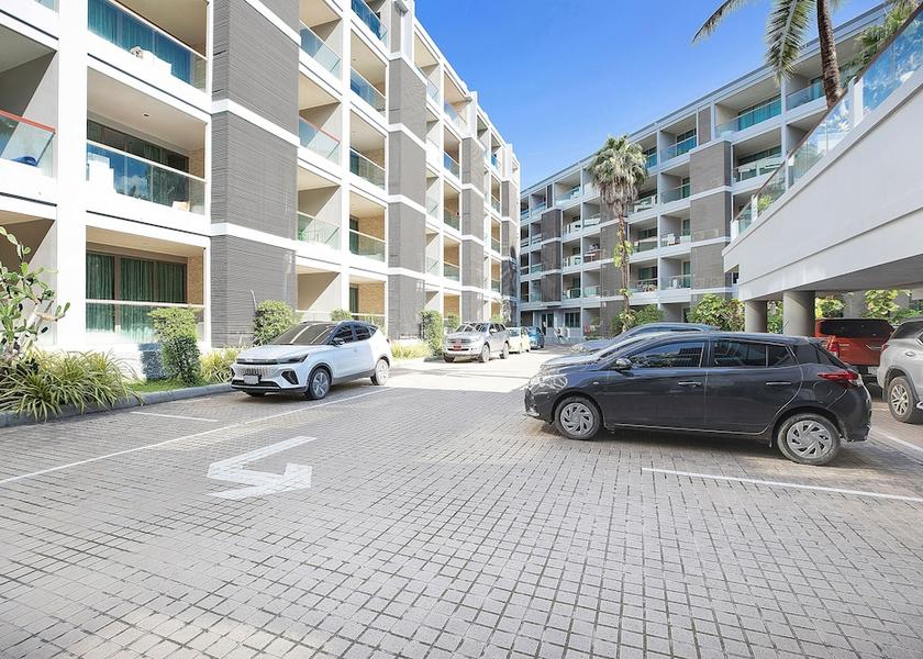 Phuket Choeng Thale Exterior Detail