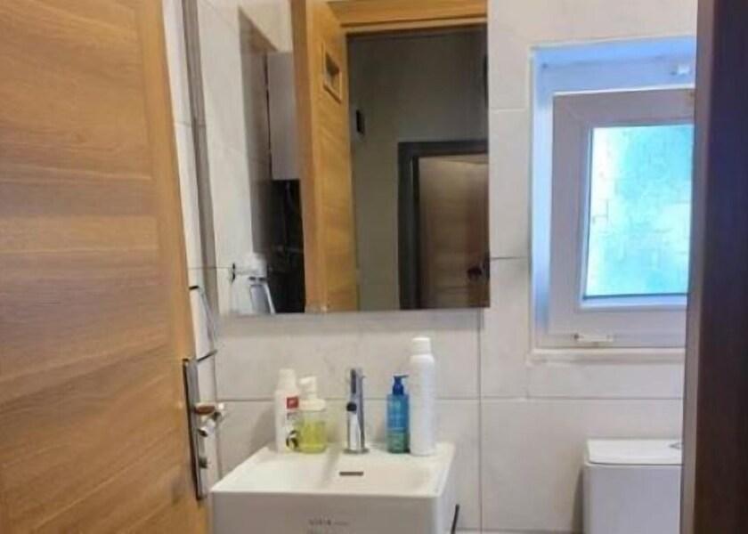 Izmir Dikili Bathroom