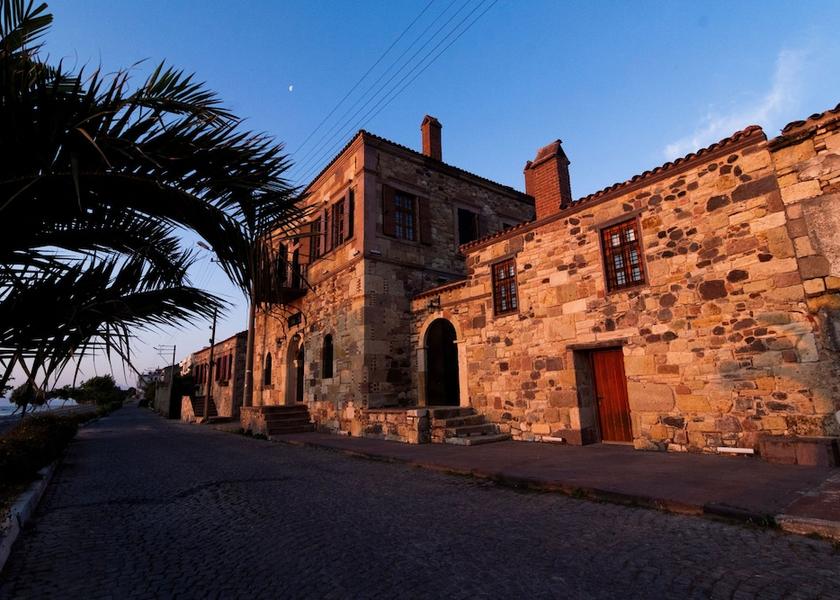 Izmir Dikili Facade