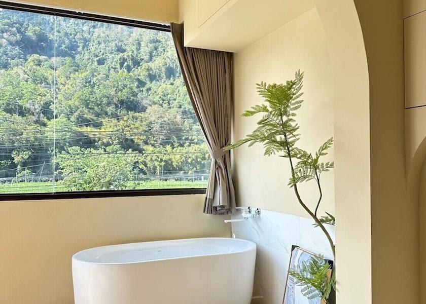 Miaoli County Dahu Room