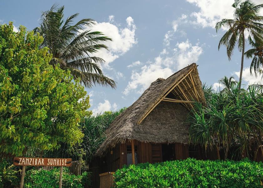 Matemwe Front of property