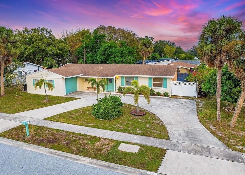 Florida Sarasota Exterior Detail