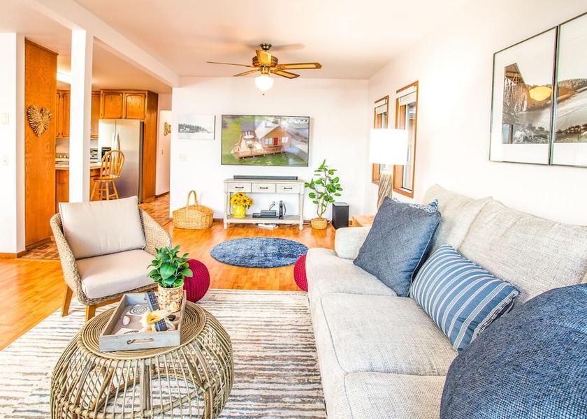 Washington Oak Harbor Room