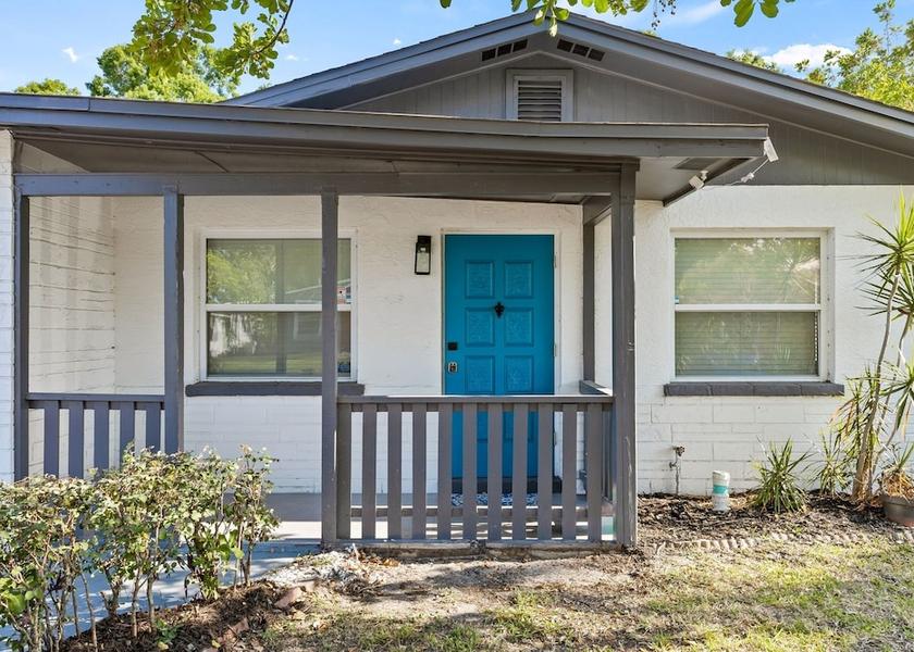 Georgia Palmetto Exterior Detail