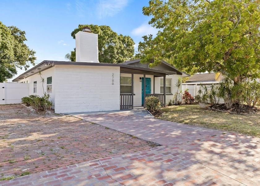 Georgia Palmetto Exterior Detail