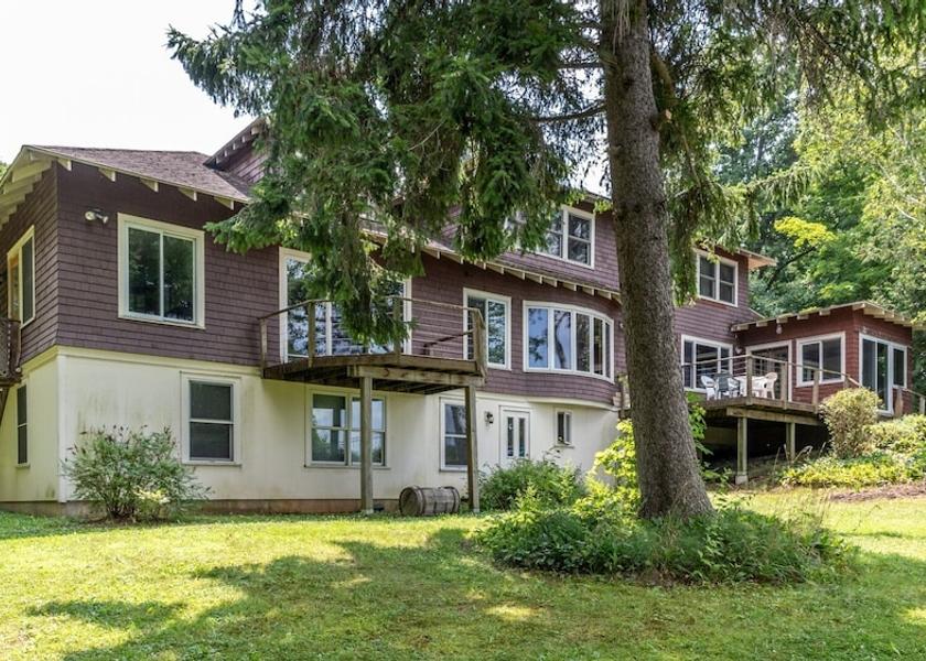 Vermont Shelburne Exterior Detail