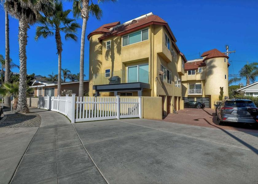 California Oceanside Exterior Detail