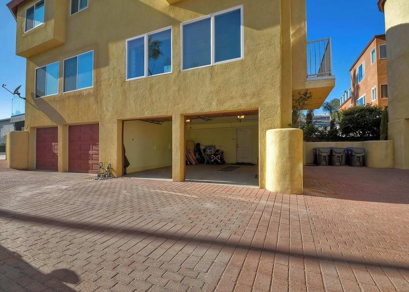 California Oceanside Exterior Detail