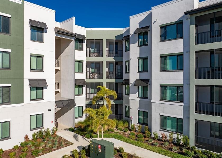 Georgia Palmetto Exterior Detail