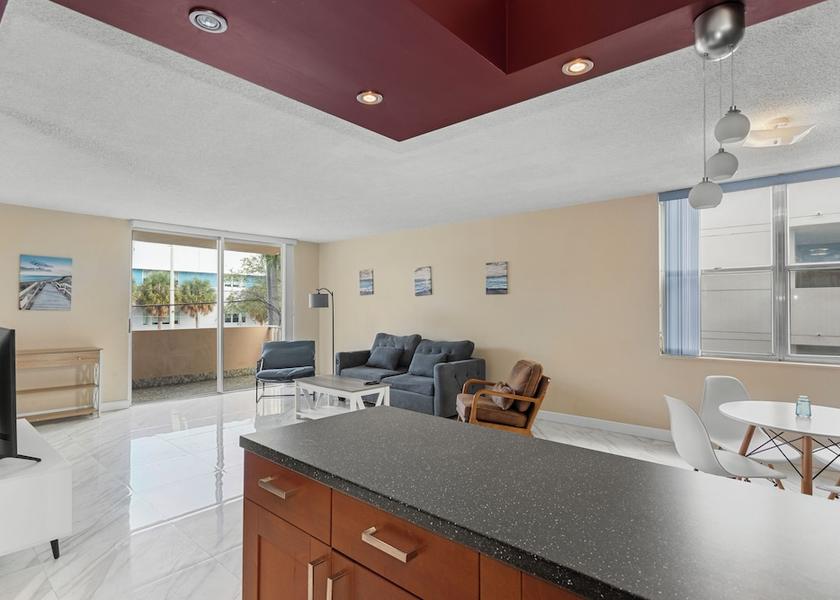 Florida Bay Harbor Islands Living Area