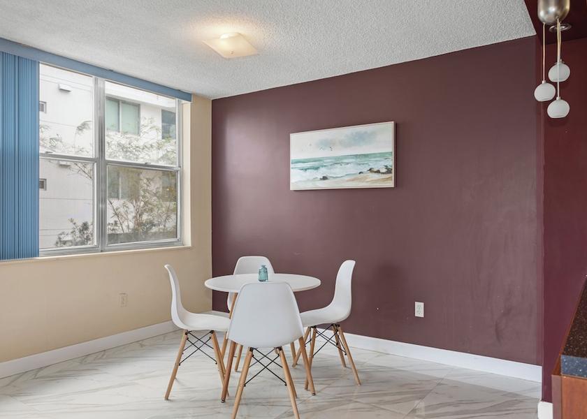 Florida Bay Harbor Islands Living Area