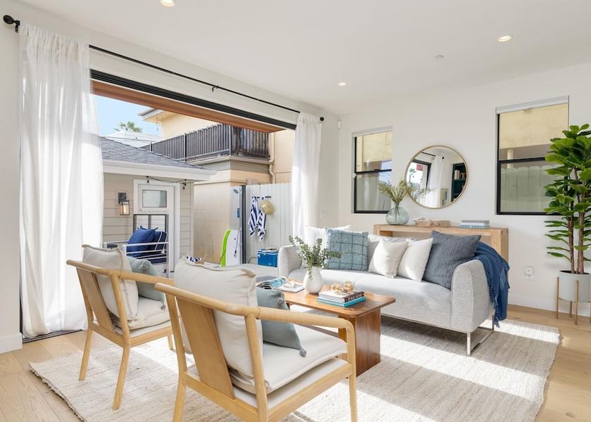California Oceanside Room