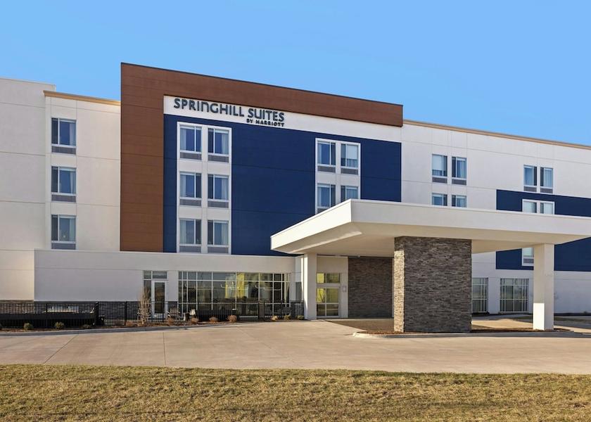Iowa Bettendorf Exterior Detail