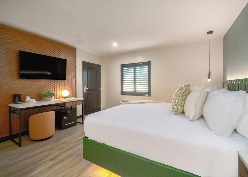 California North Hollywood Room