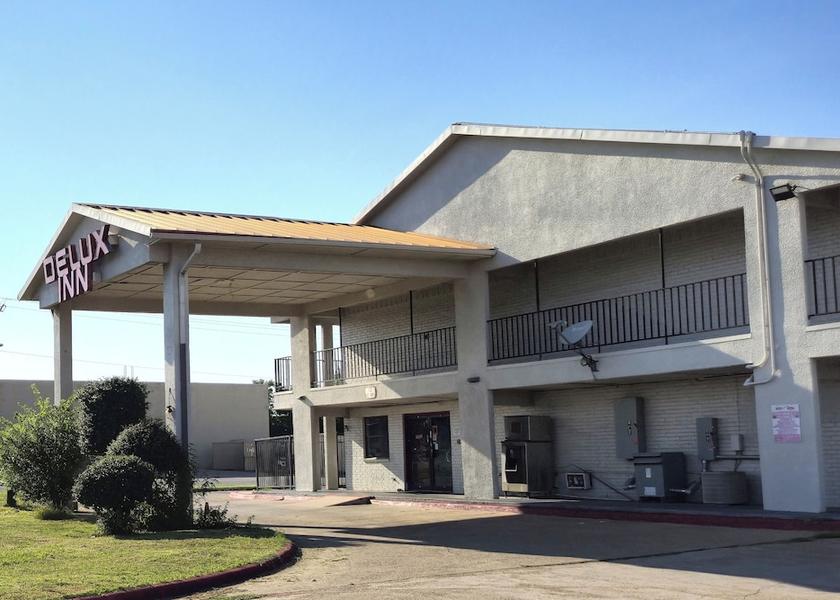 Texas Grand Prairie Property entrance