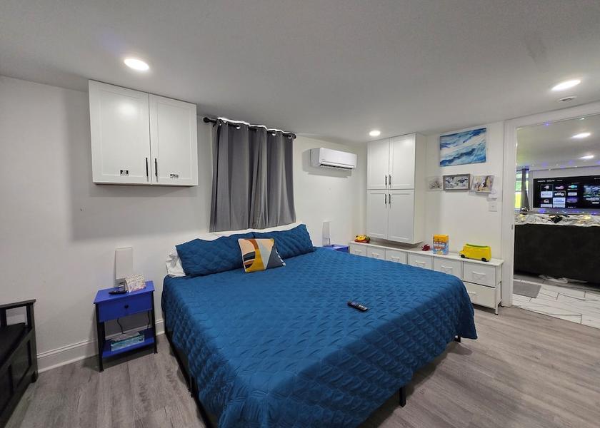 North Carolina Winston-Salem Room