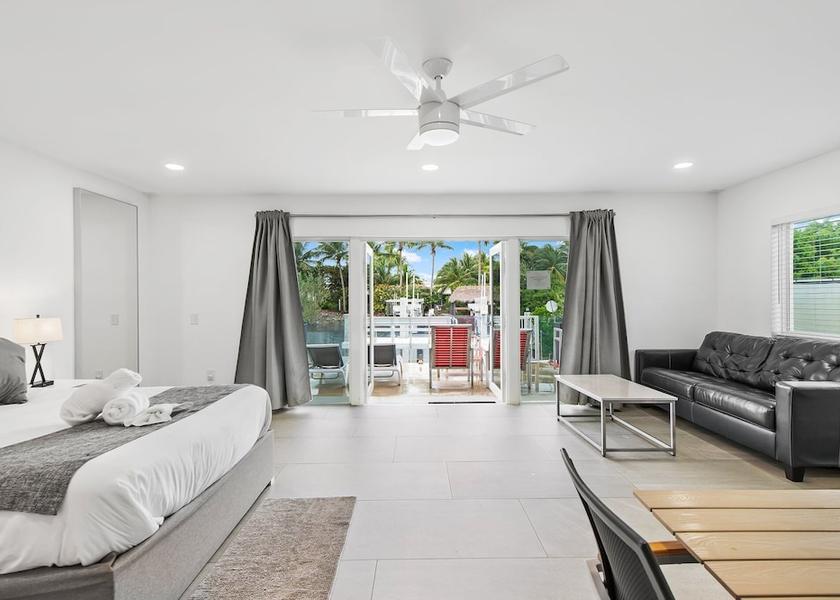 Florida Deerfield Beach Interior Entrance