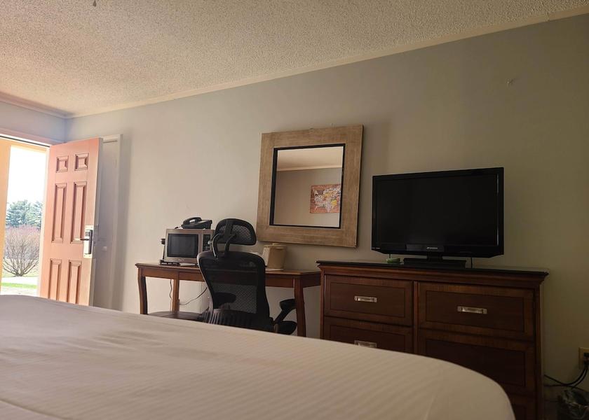 New Hampshire Tilton Room