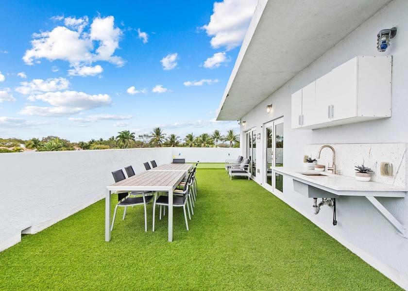 Florida Deerfield Beach Interior Entrance