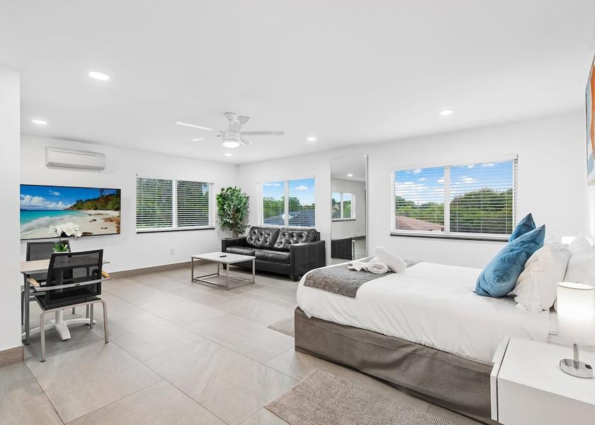 Florida Deerfield Beach Interior Entrance