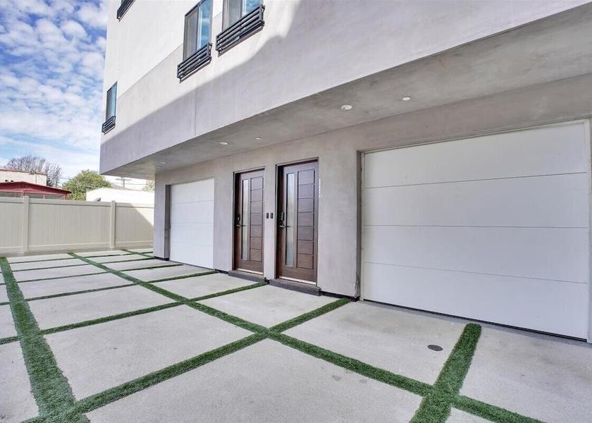 California Van Nuys Facade