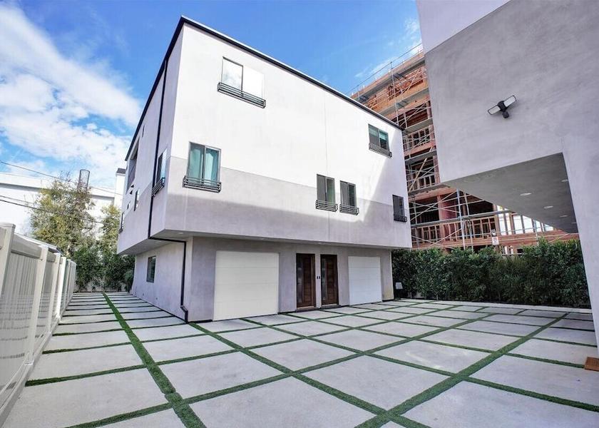California Van Nuys Facade