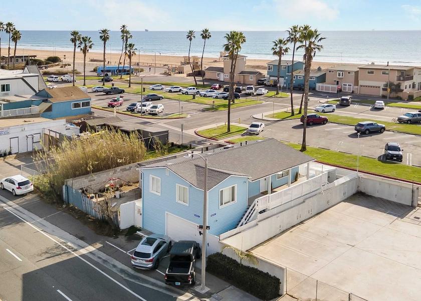 California Huntington Beach Facade